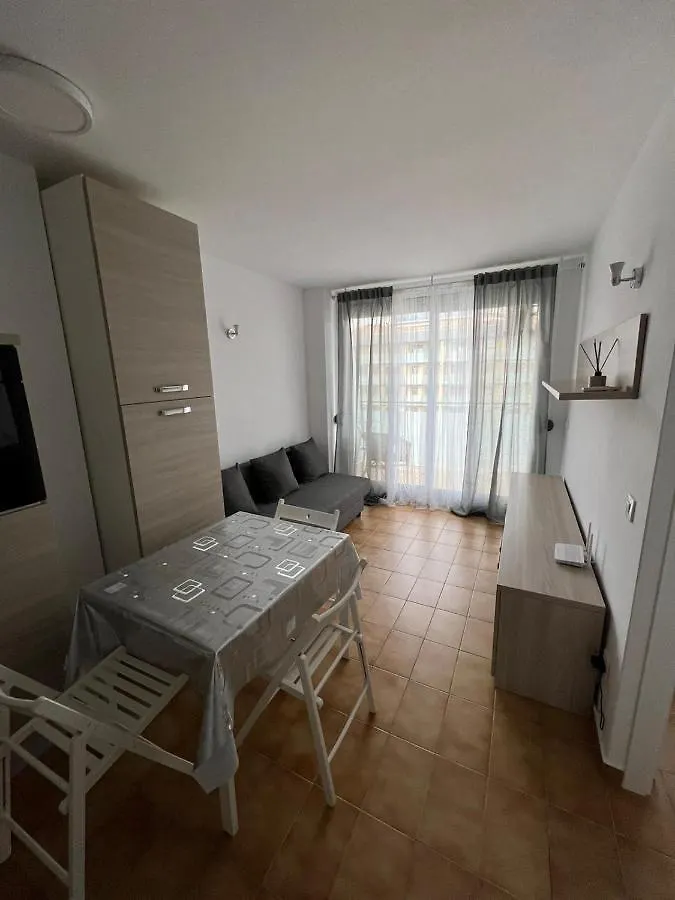 Paradise Family Apartment & Pool Lloret de Mar 0*,  Spagna